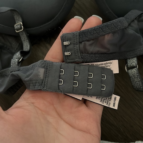 Brand new Victoria Secret bra - Picture 3 of 9